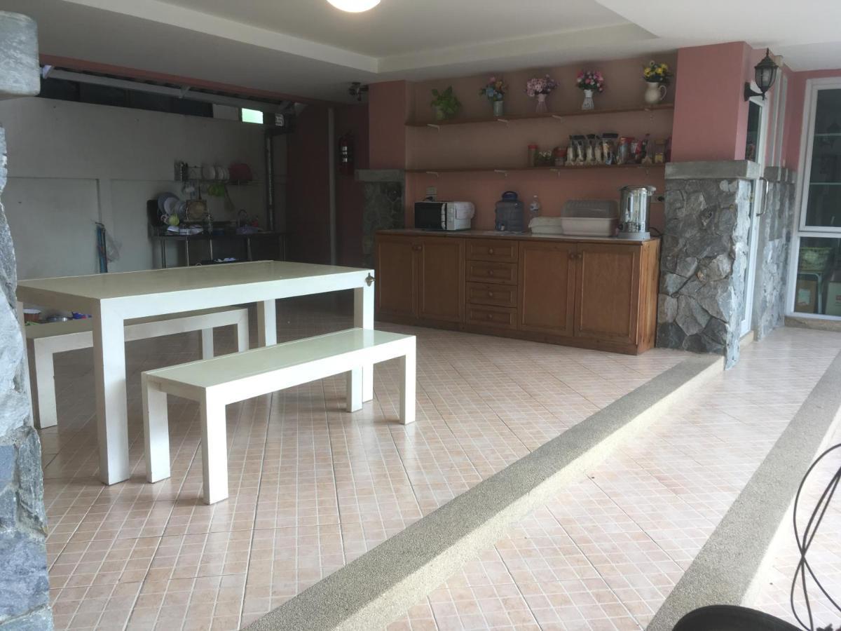 Triple Palms House Hotel Chiang Mai Bagian luar foto